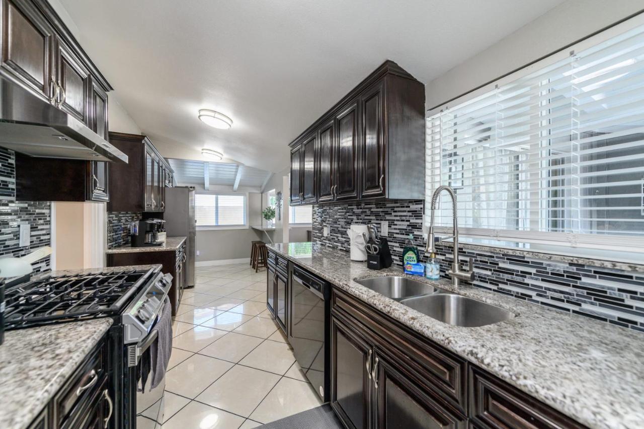 Disneyland Dream Villa 5 Bedroom 3 Bath Theater Games Pool Table Anaheim Ngoại thất bức ảnh